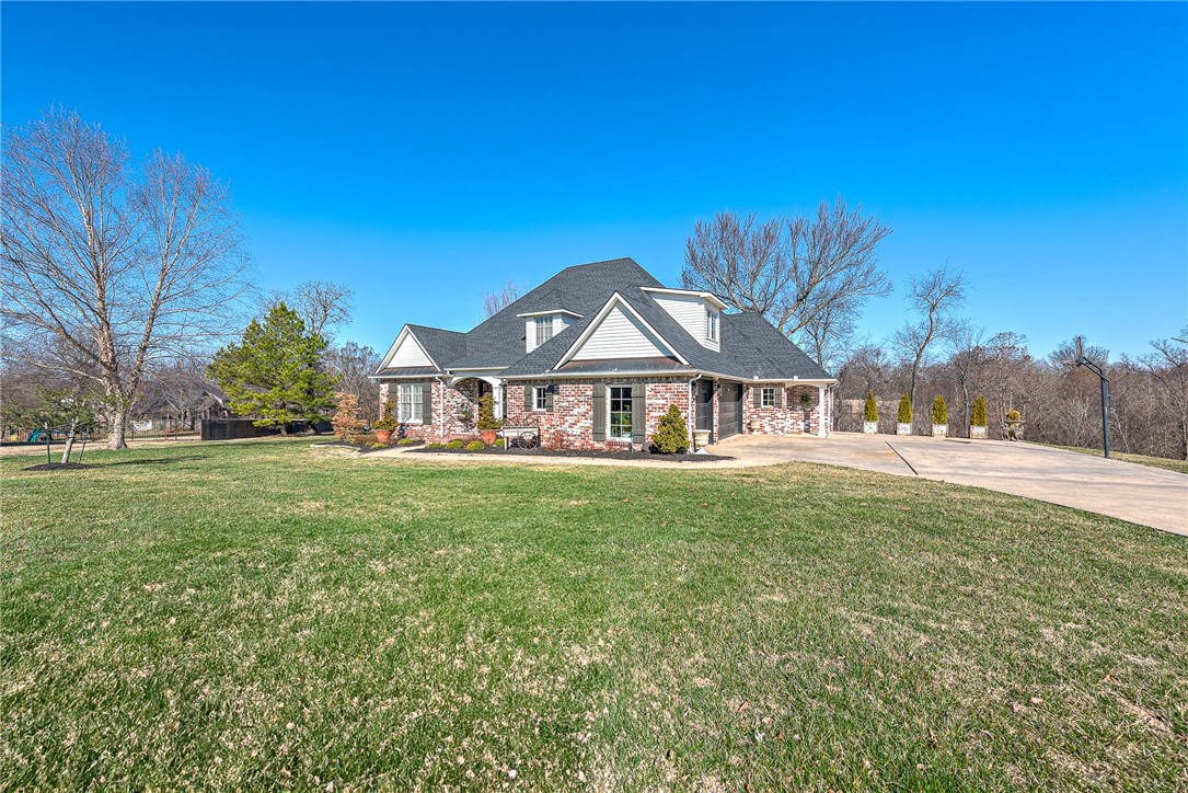 738 Kensington Cove