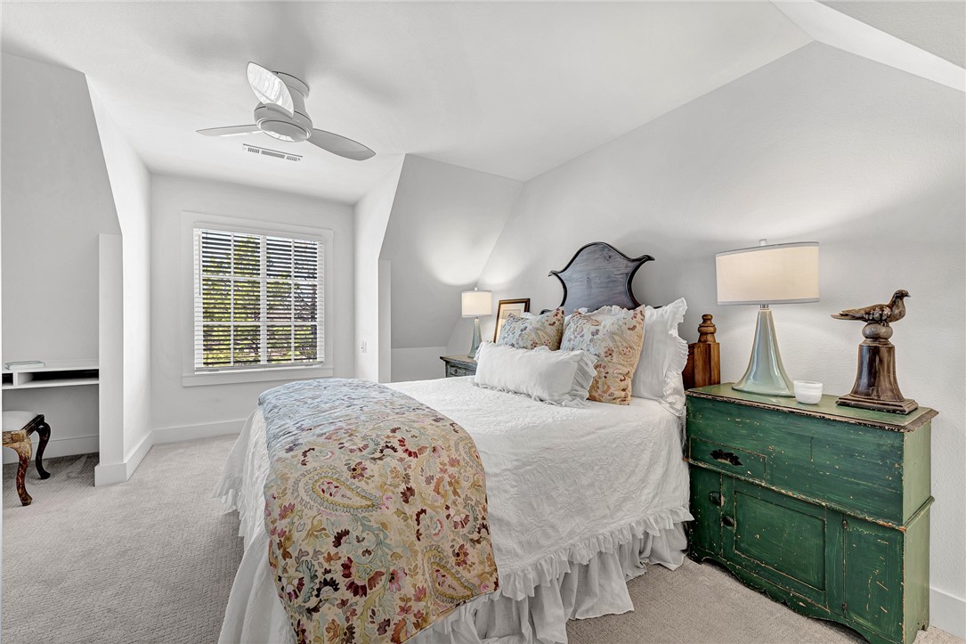 738 Kensington Cove