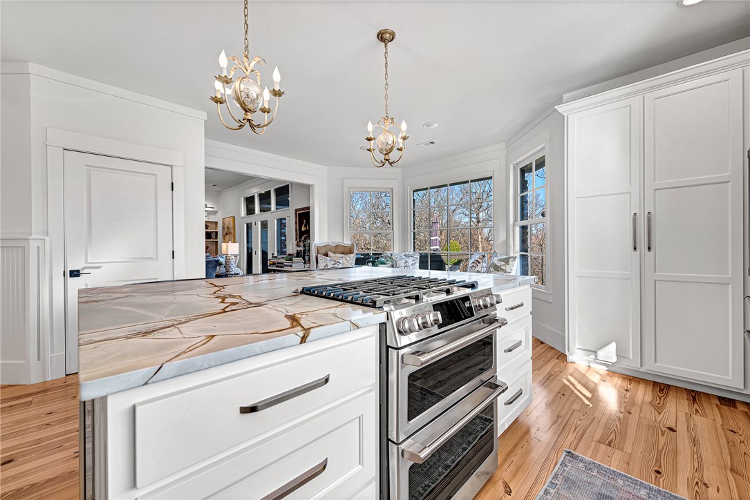 738 Kensington Cove