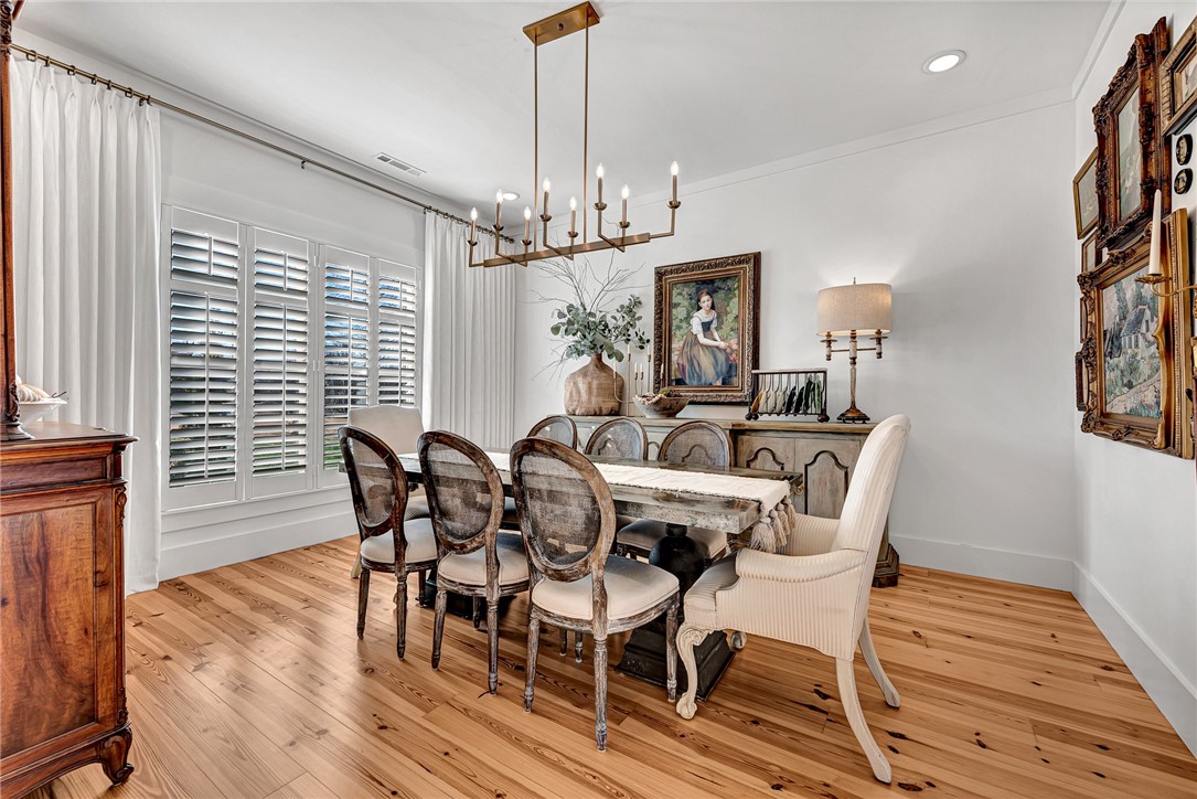 738 Kensington Cove