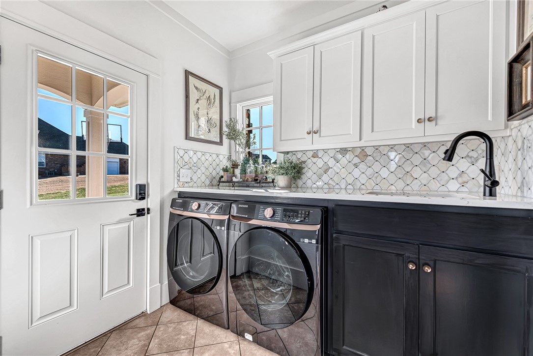 738 Kensington Cove