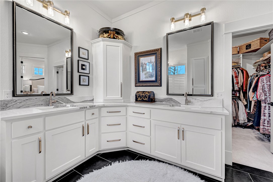 738 Kensington Cove