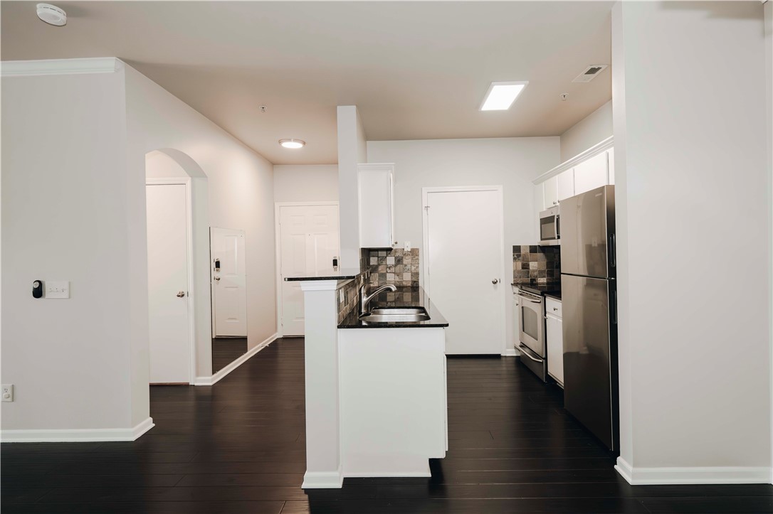 4261 Meadow Creek Circle 204