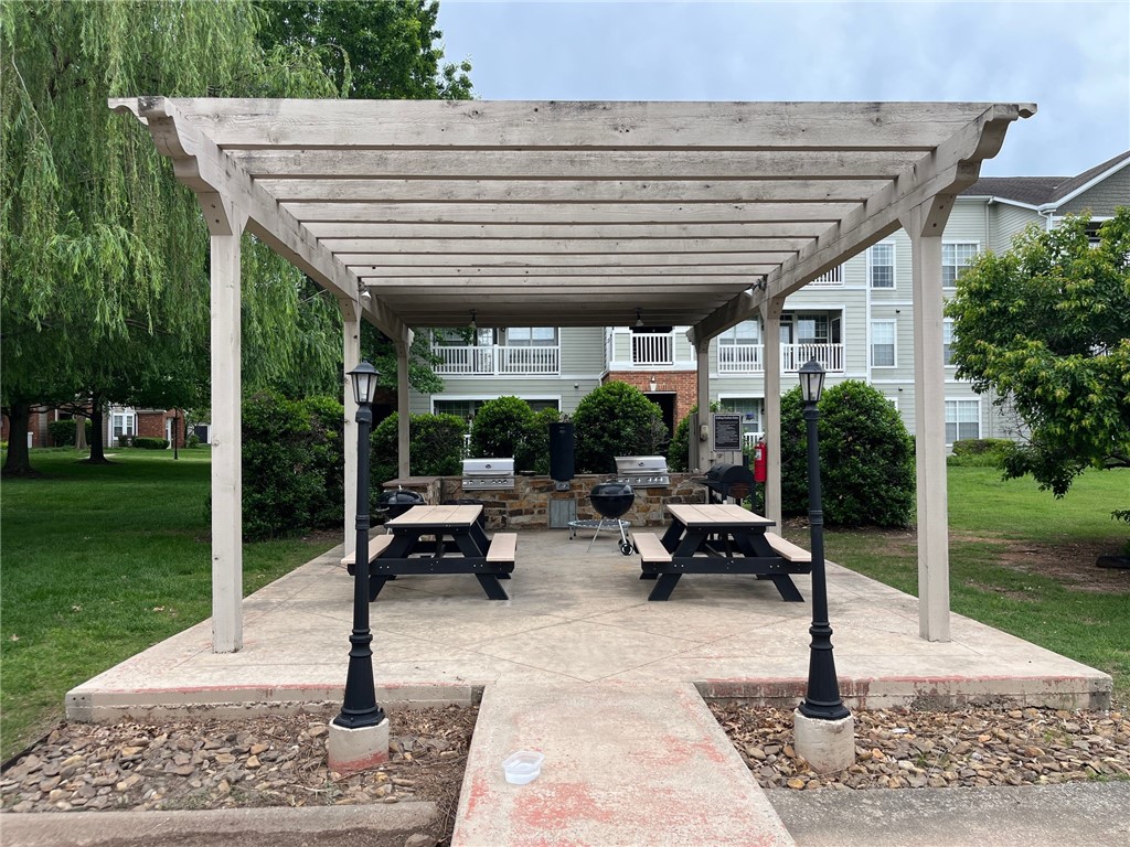 4261 Meadow Creek Circle 204