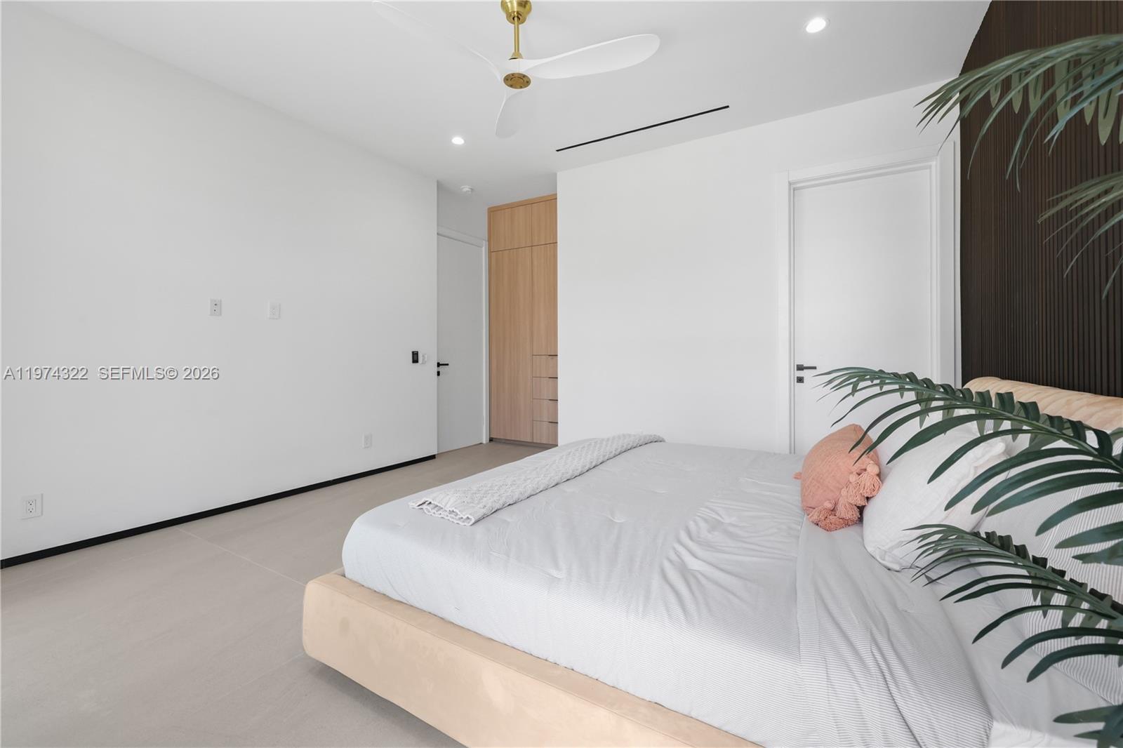 255 Capri Avenue, Lauderdale-By-The-Sea