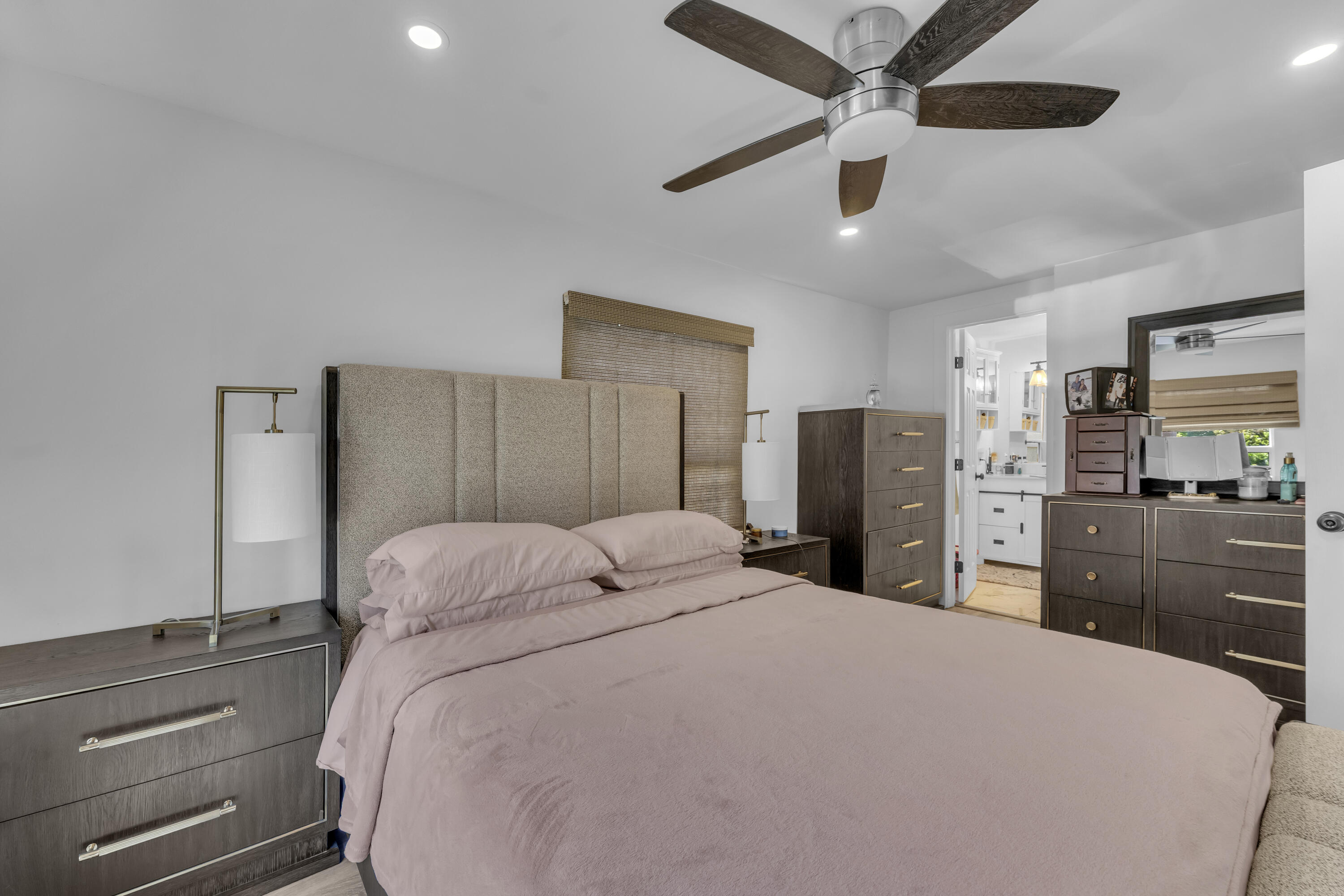 621 NW 15th Avenue