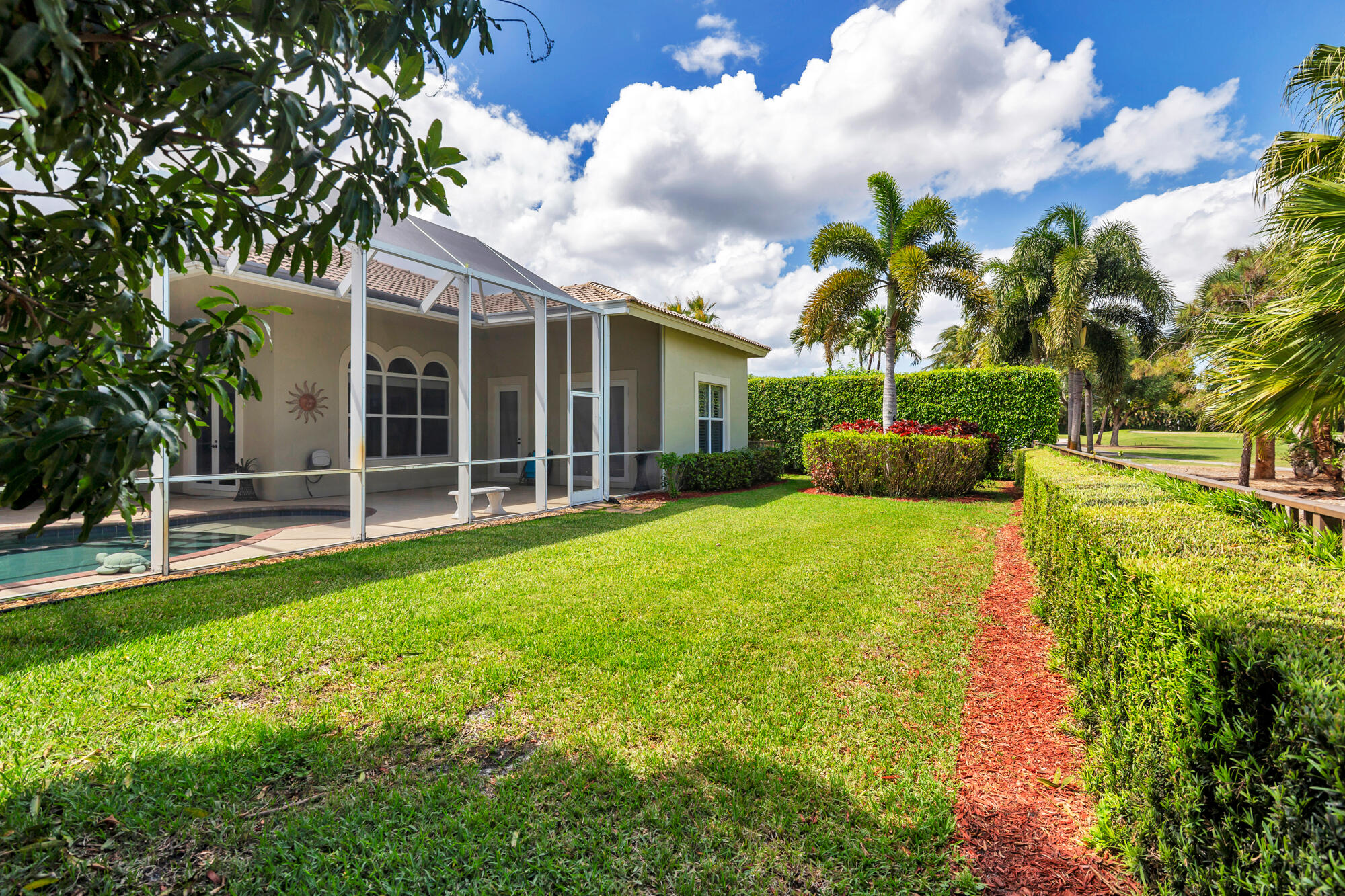 594 N Country Club Drive