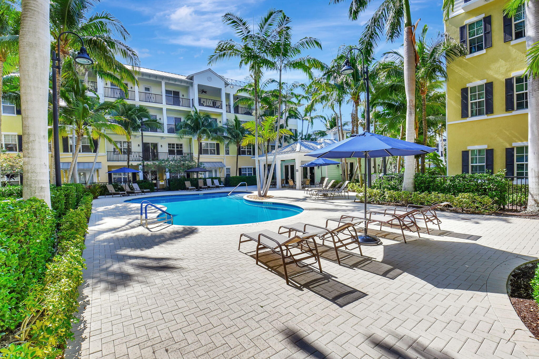 225 S Latitude Circle 105