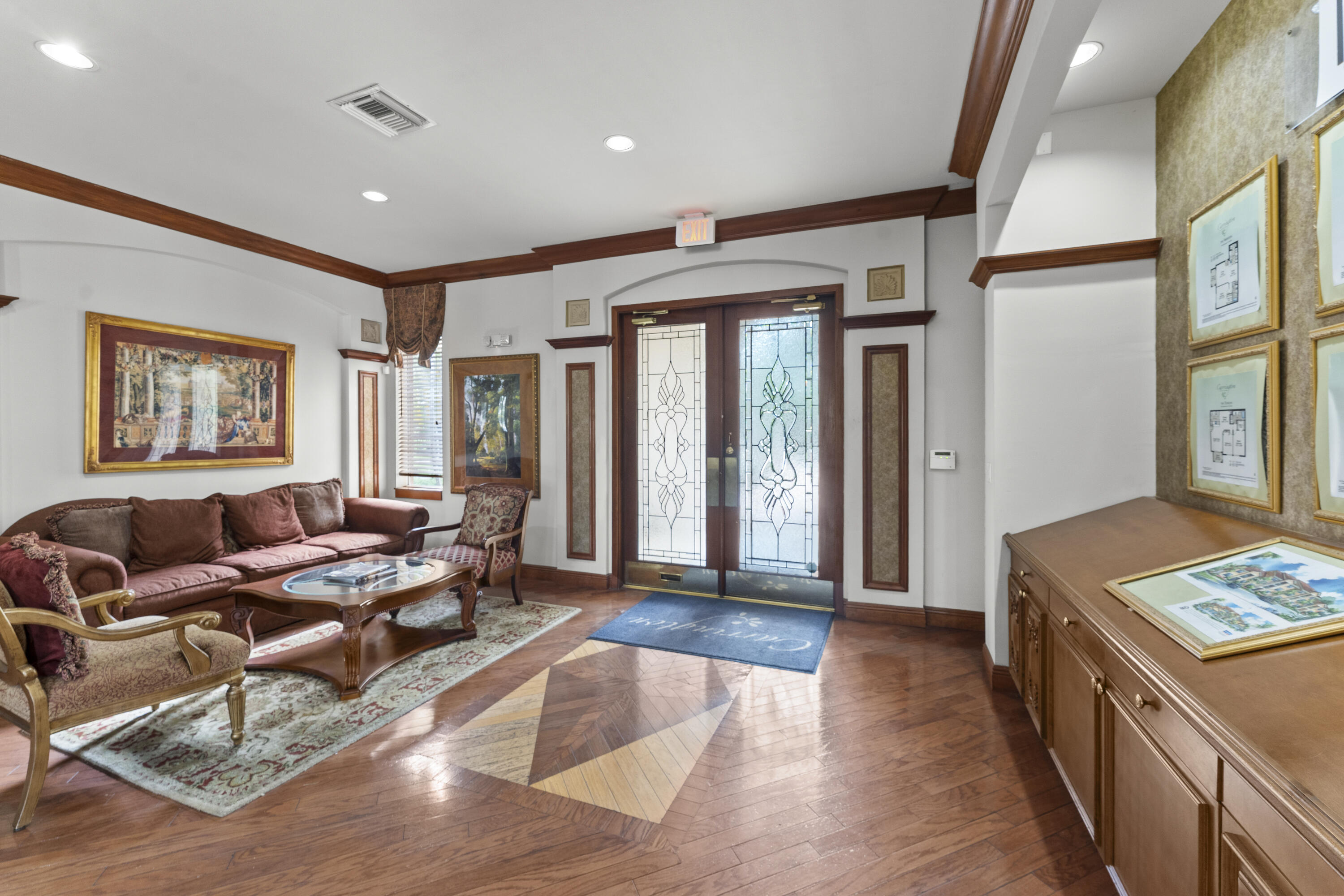 4812 N State Road 7 12205