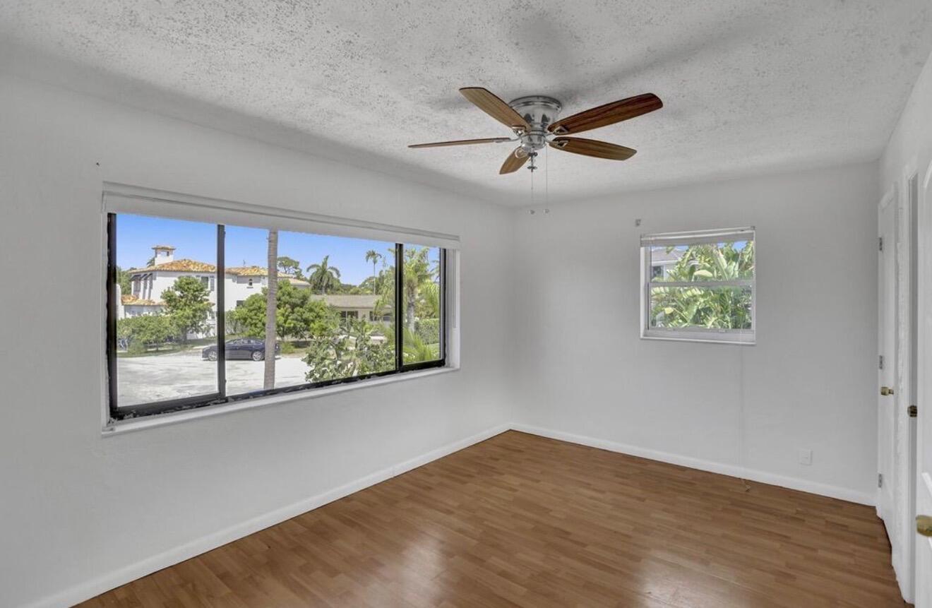 1425 NE 4TH Court