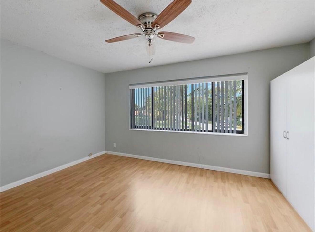 1425 NE 4TH Court