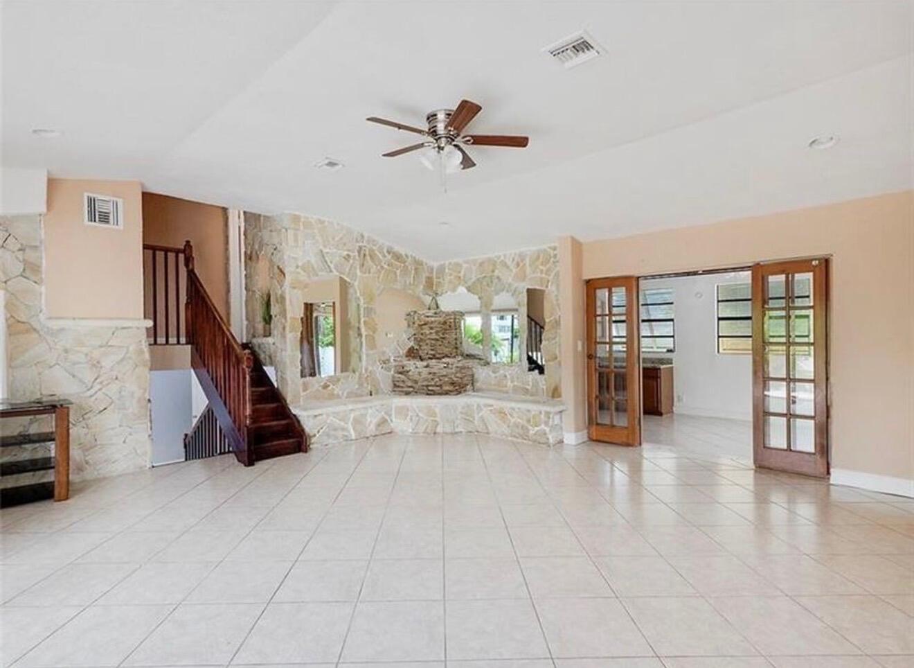 1425 NE 4TH Court