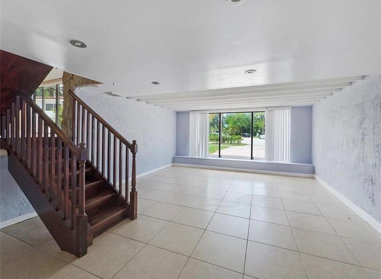 1425 NE 4TH Court
