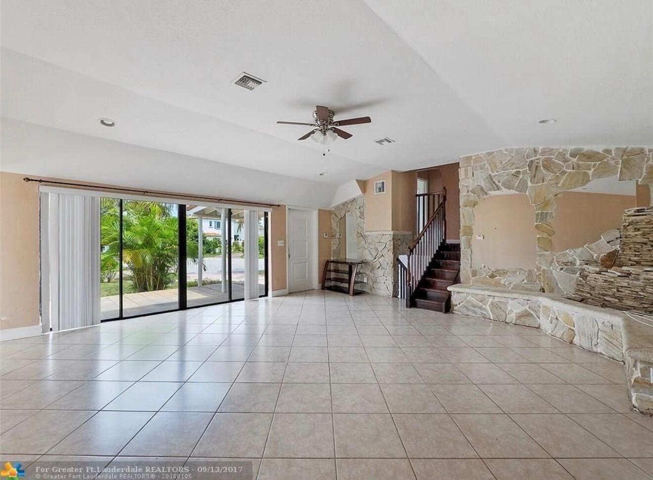 1425 NE 4TH Court