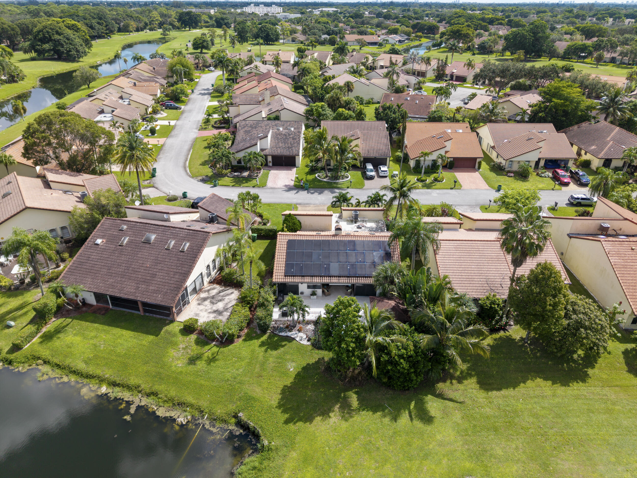 7029 GOLF POINTE Circle