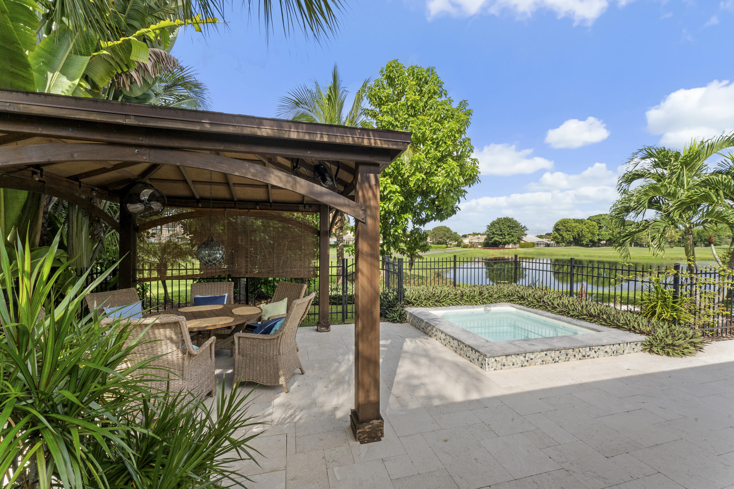 7029 GOLF POINTE Circle