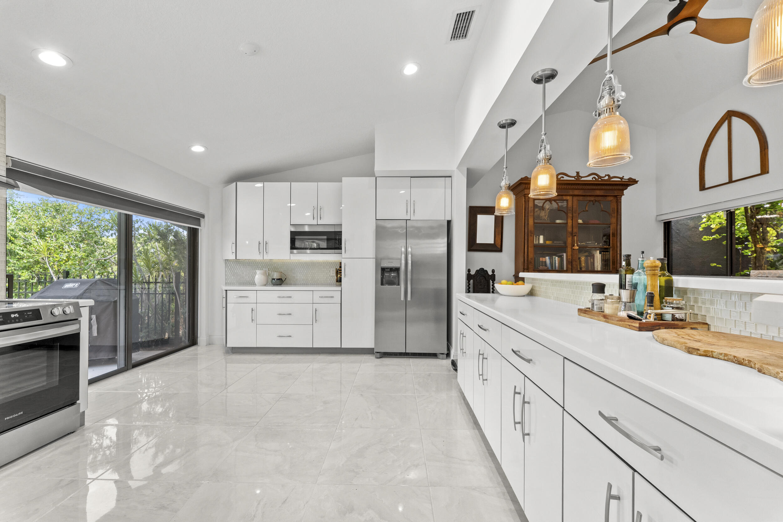 7029 GOLF POINTE Circle