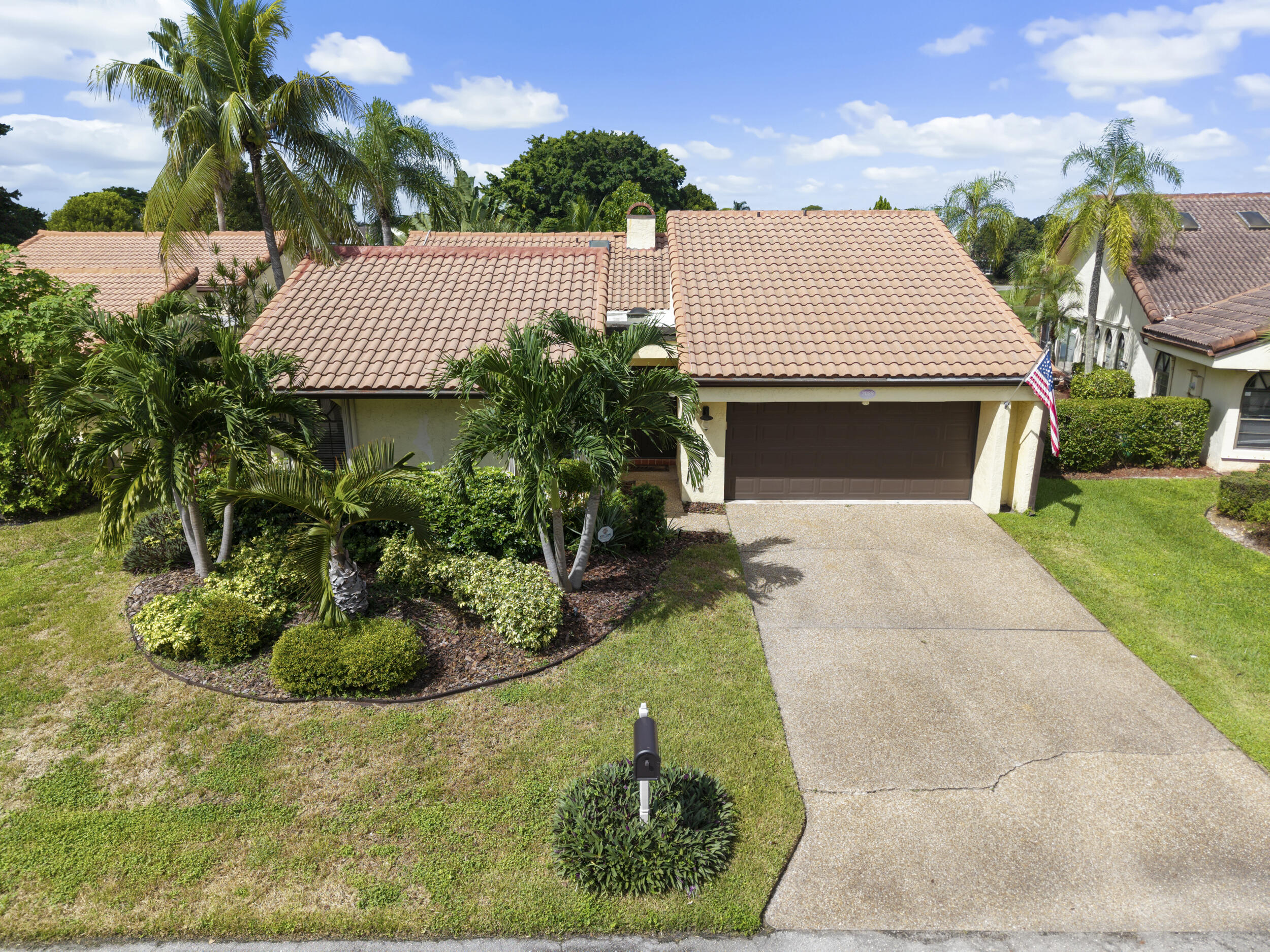 7029 GOLF POINTE Circle