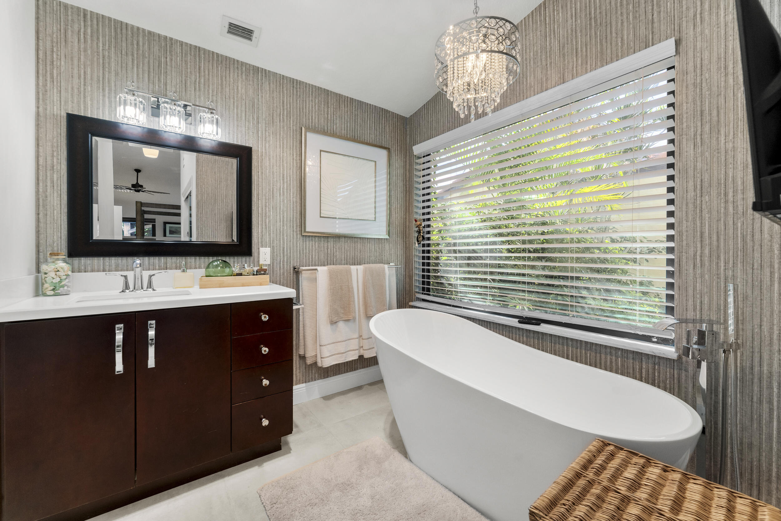 7029 GOLF POINTE Circle