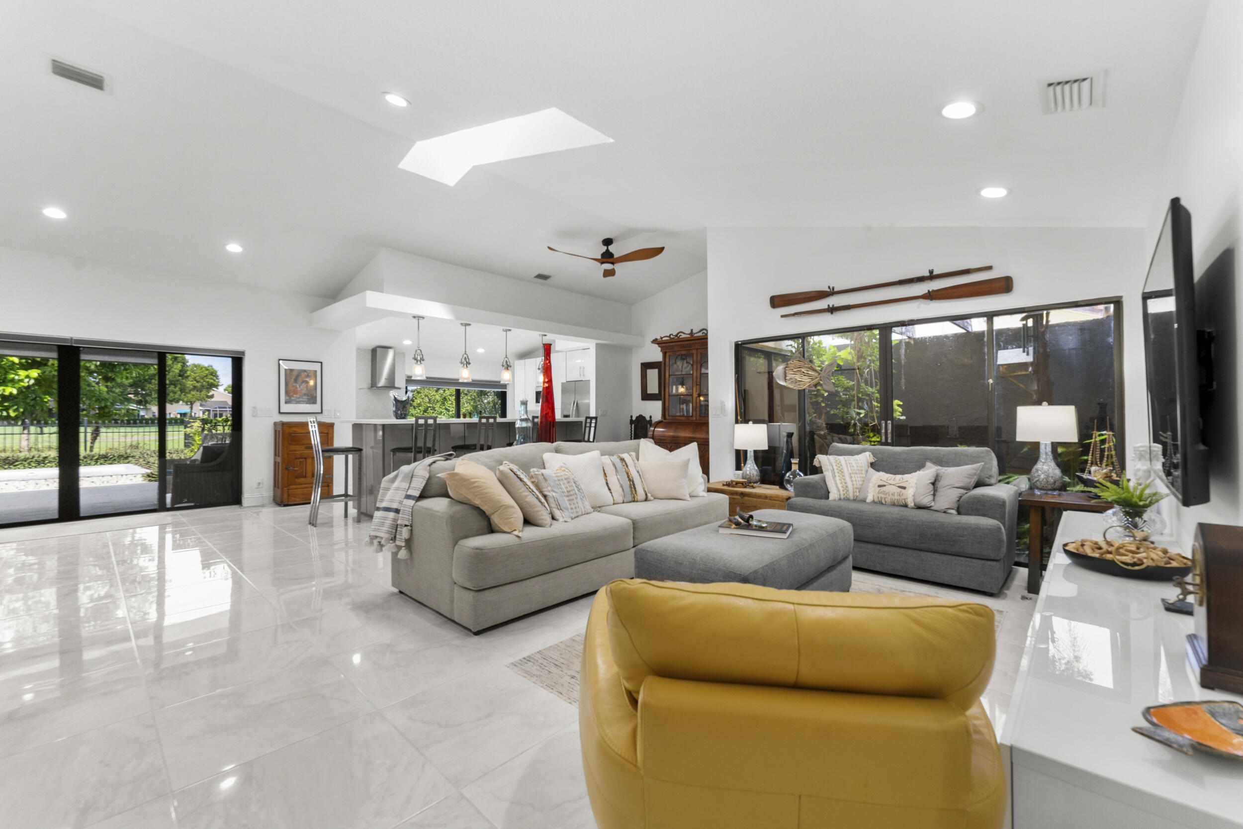 7029 GOLF POINTE Circle