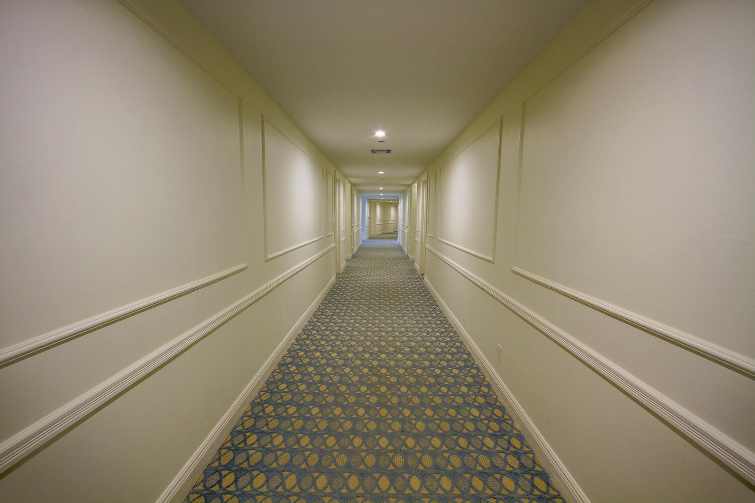 875 E Camino Real 9e