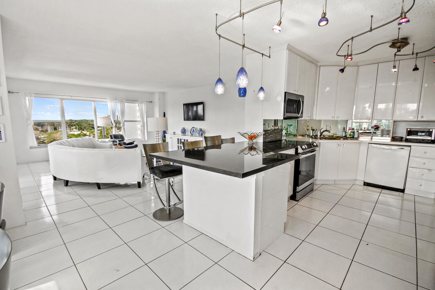 875 E Camino Real 9e