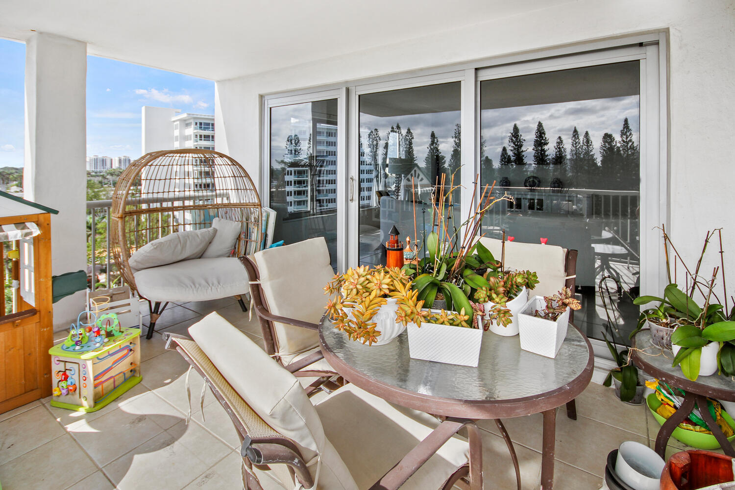 875 E Camino Real 9e