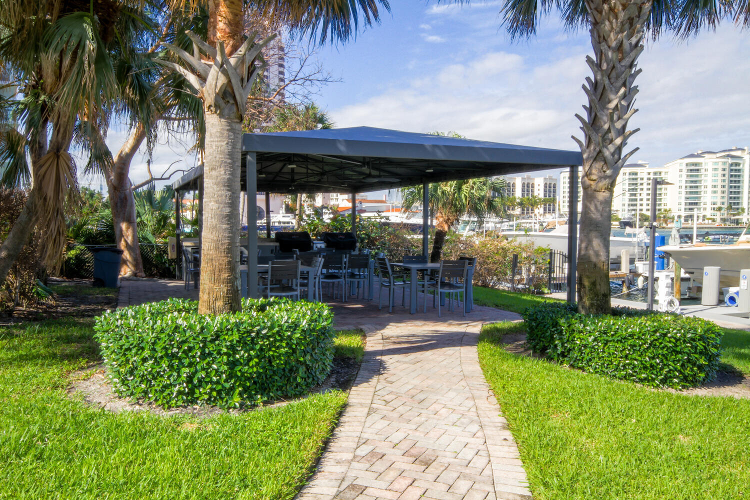 875 E Camino Real 9e