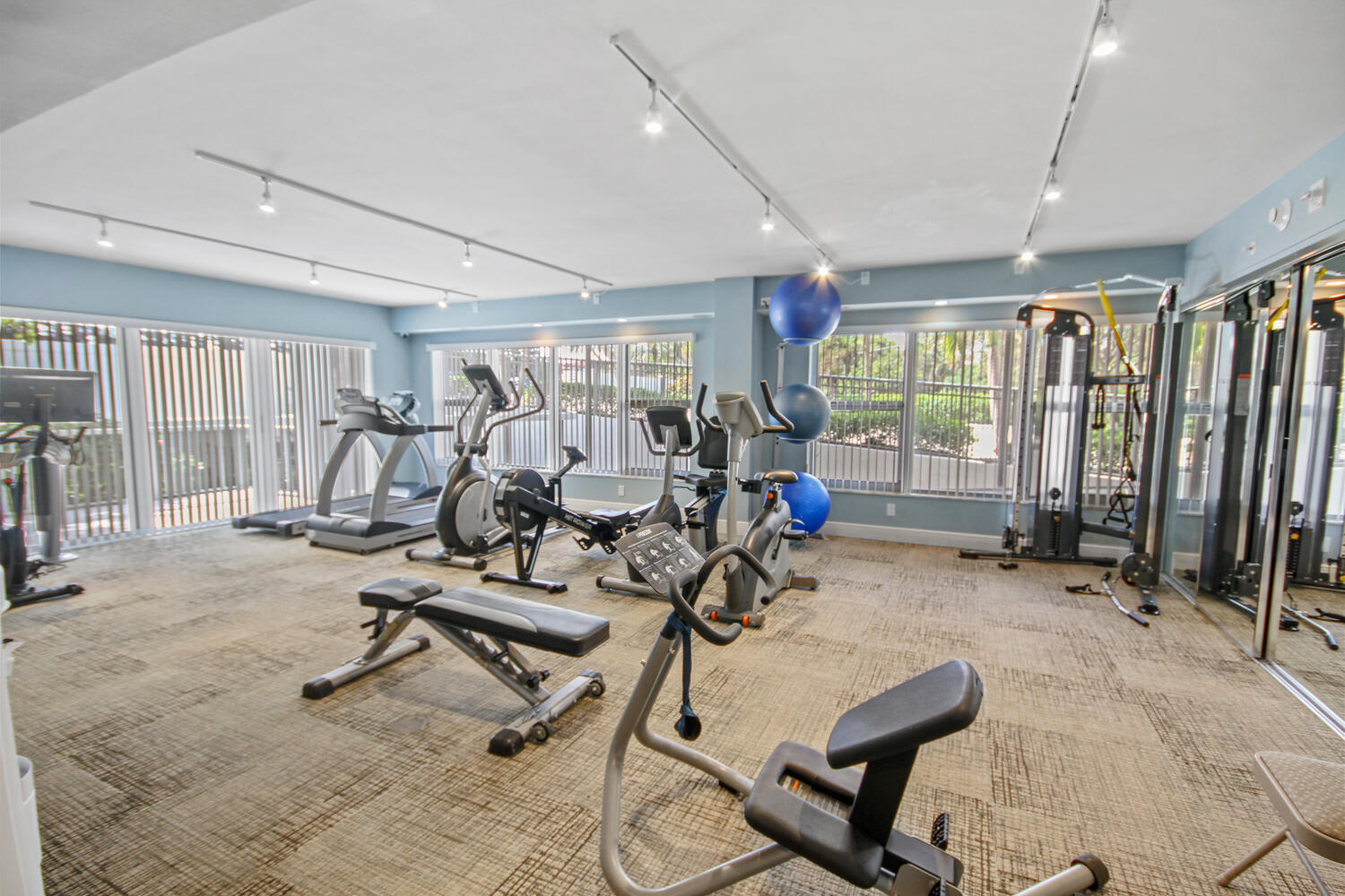 875 E Camino Real 9e