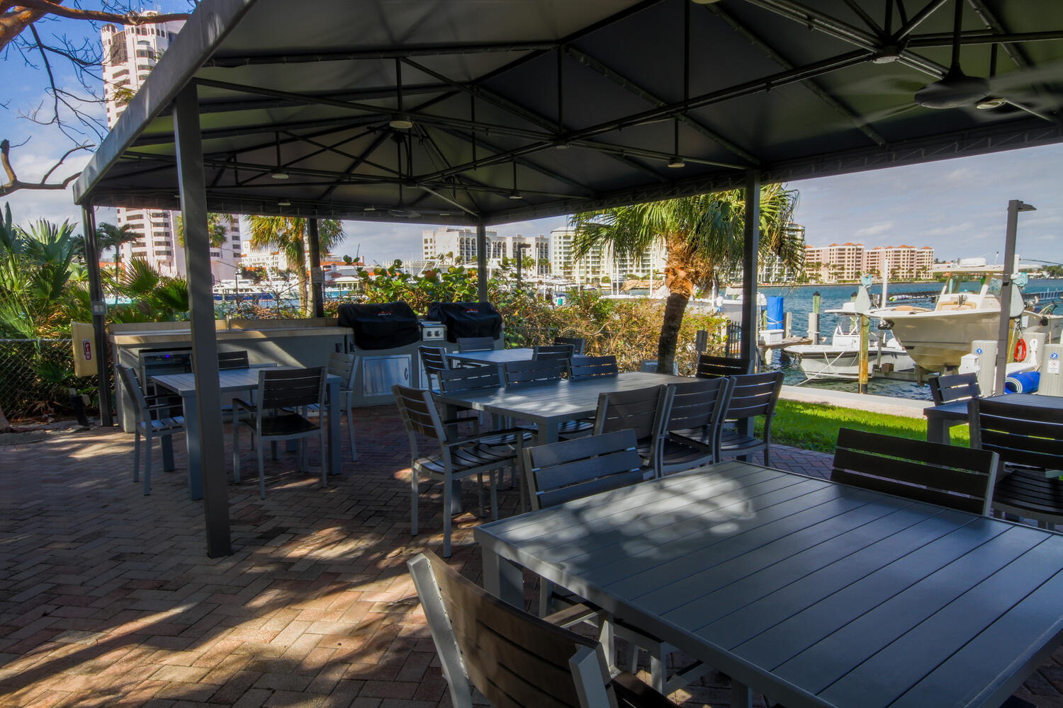 875 E Camino Real 9e