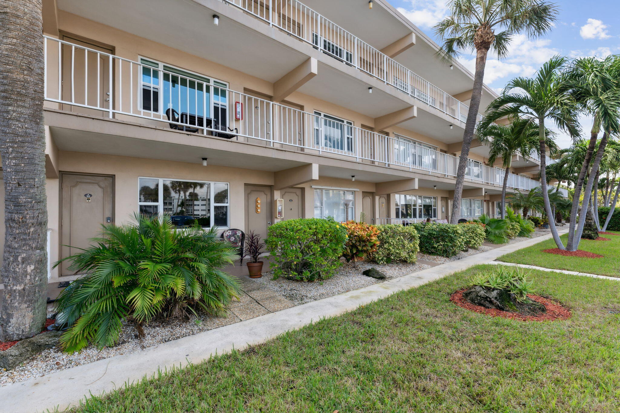 3200 NE 7th Court 102a