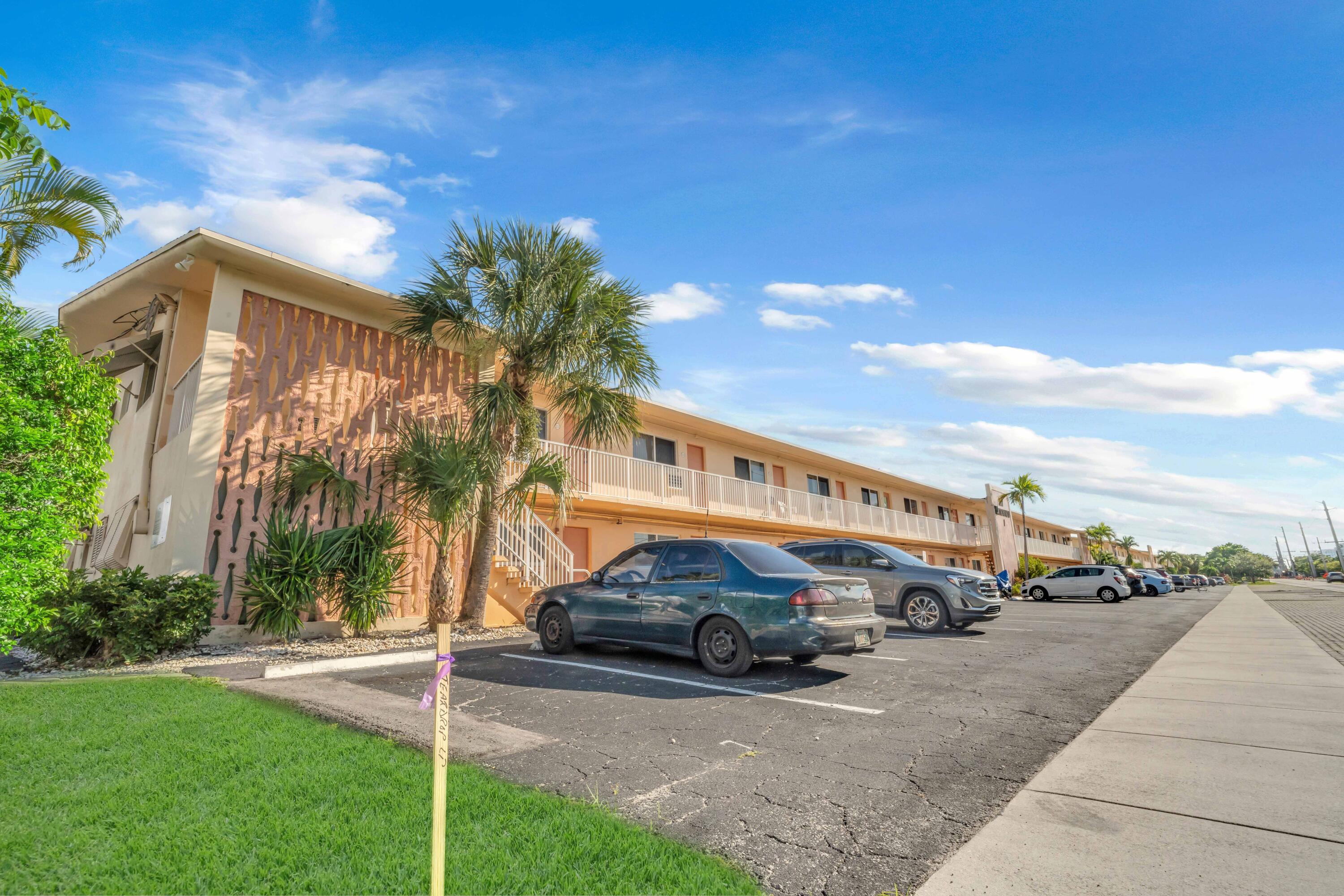 301 E Mcnab Road 103