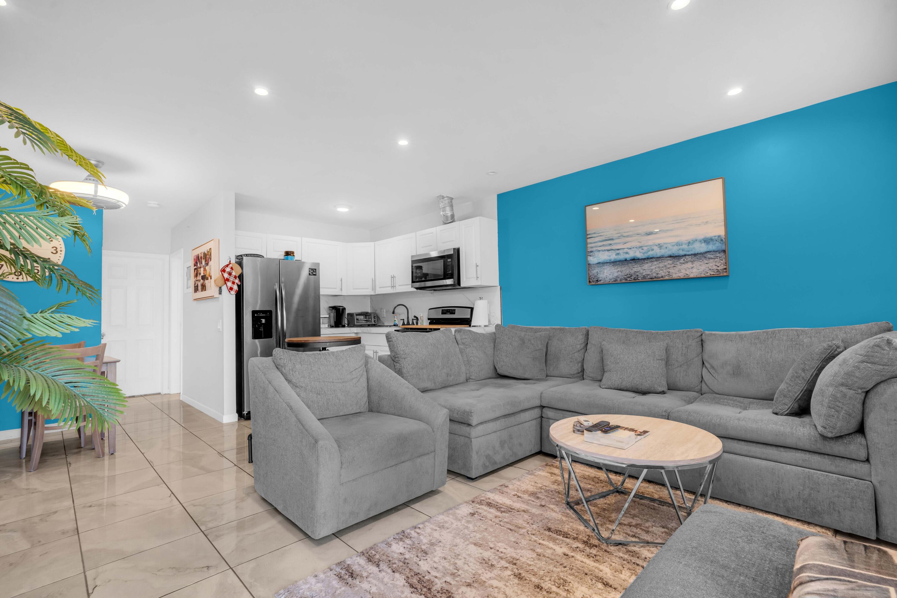 301 E Mcnab Road 103