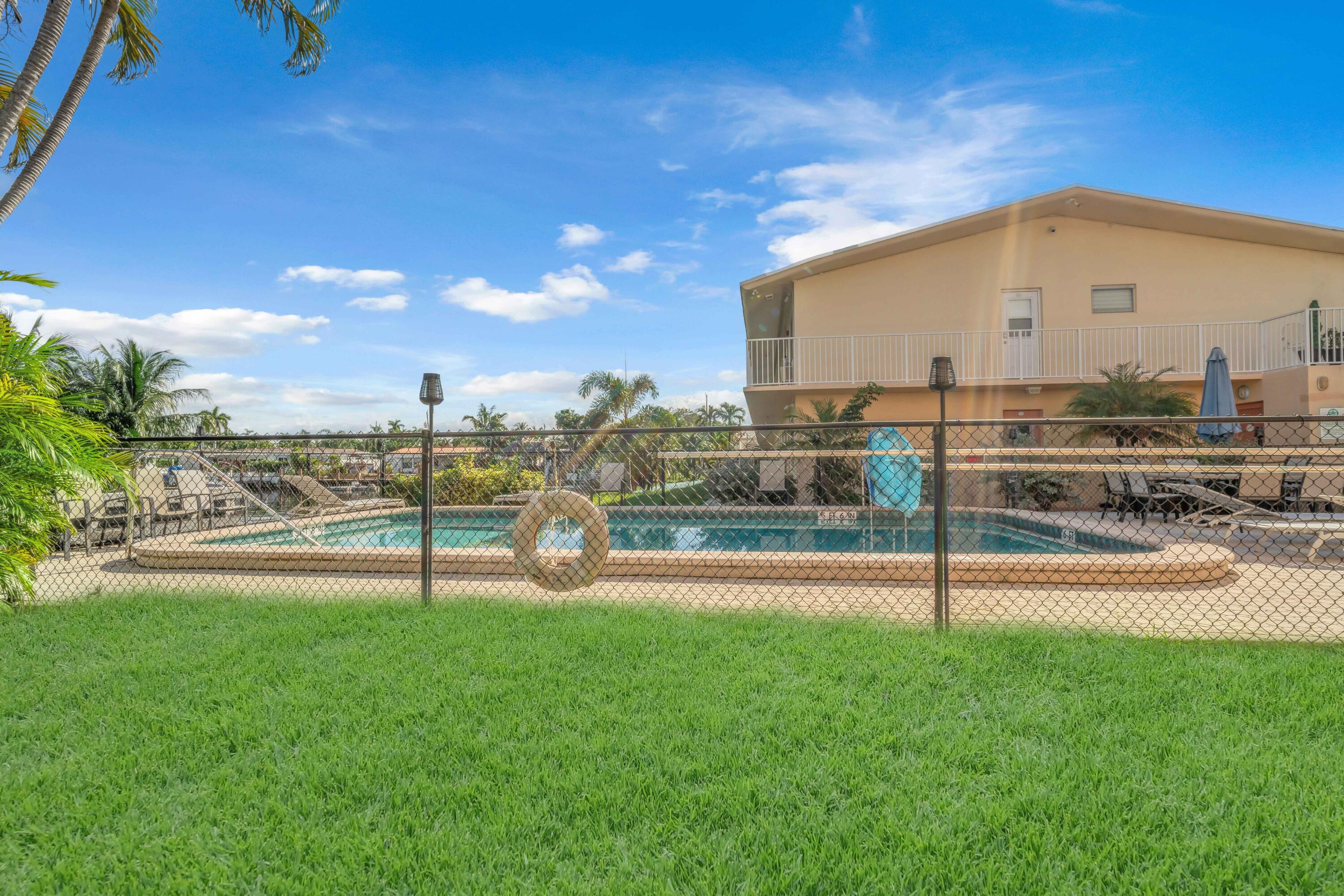 301 E Mcnab Road 103