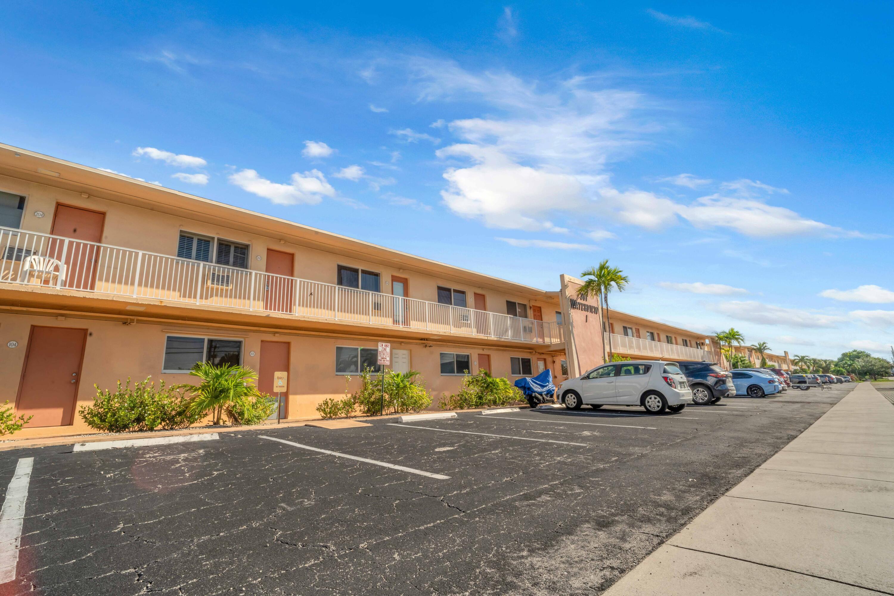 301 E Mcnab Road 103