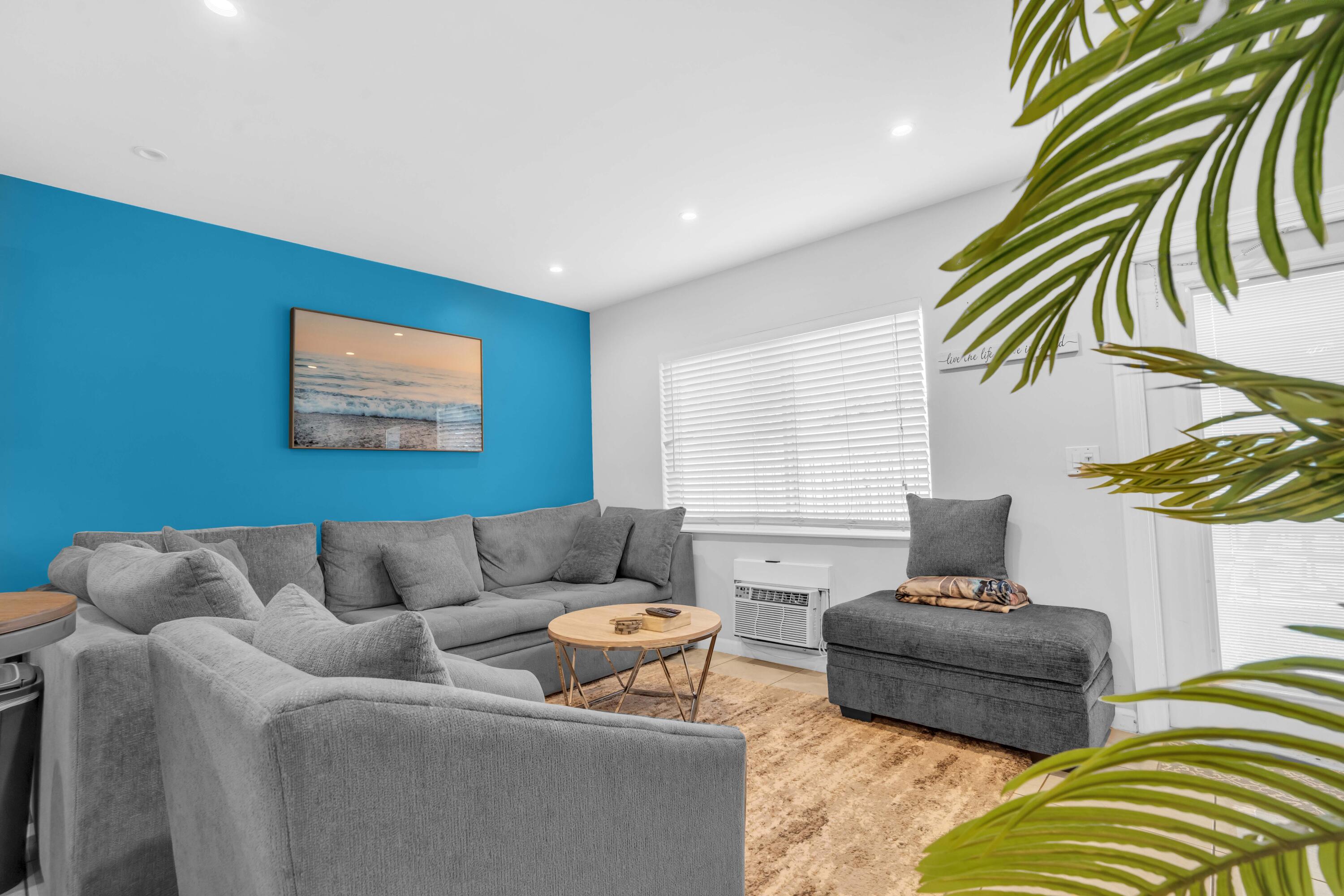 301 E Mcnab Road 103