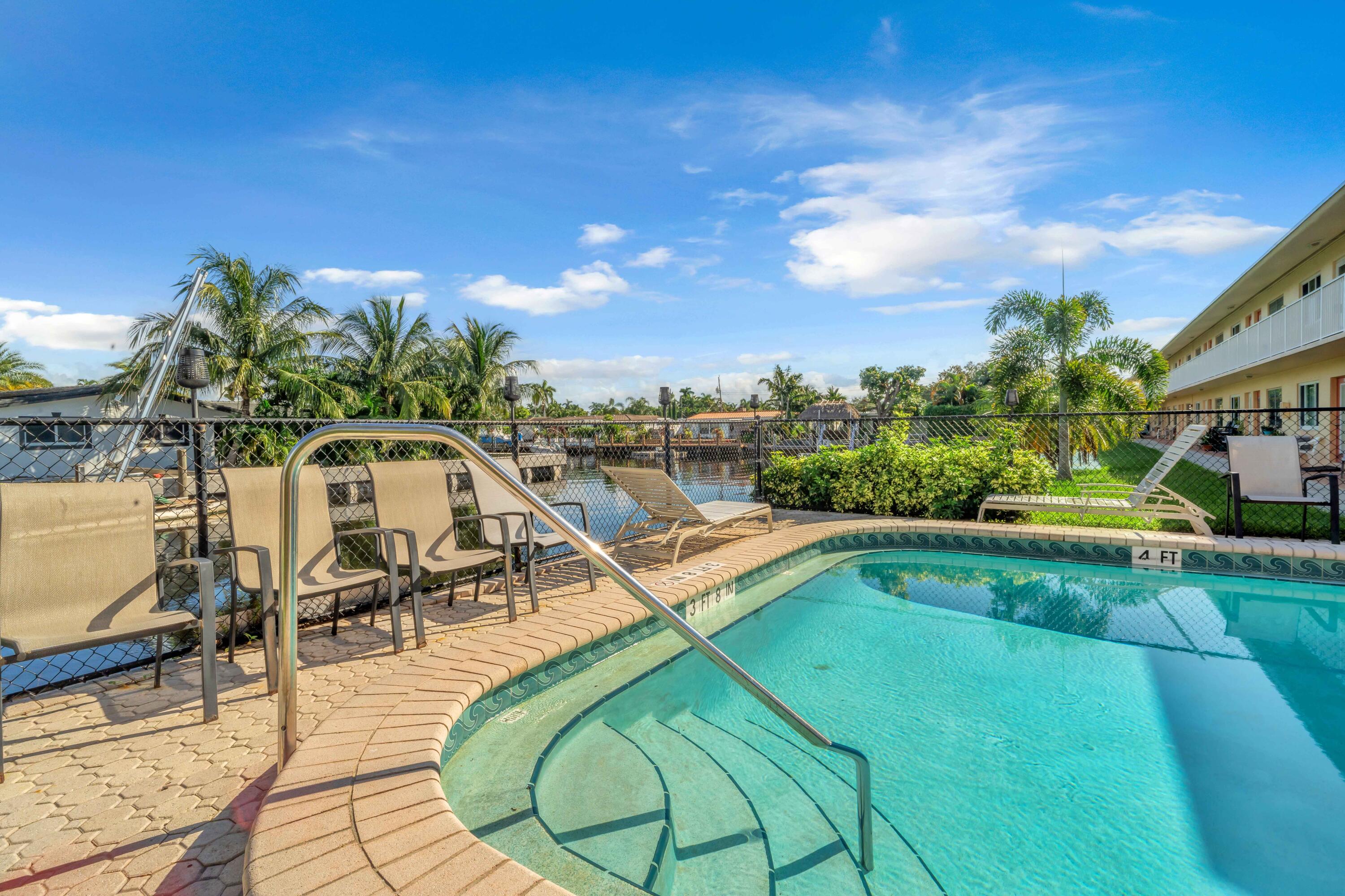 301 E Mcnab Road 103