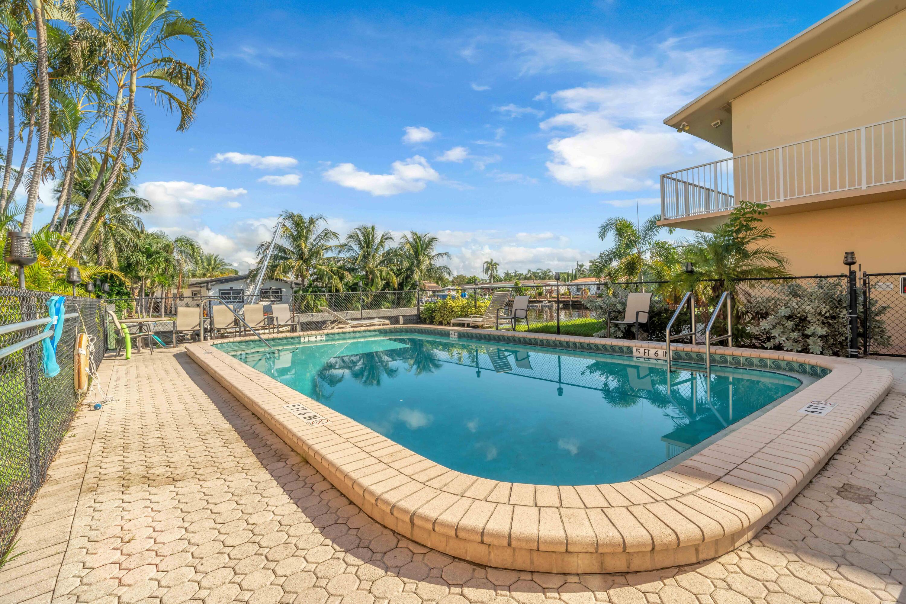 301 E Mcnab Road 103