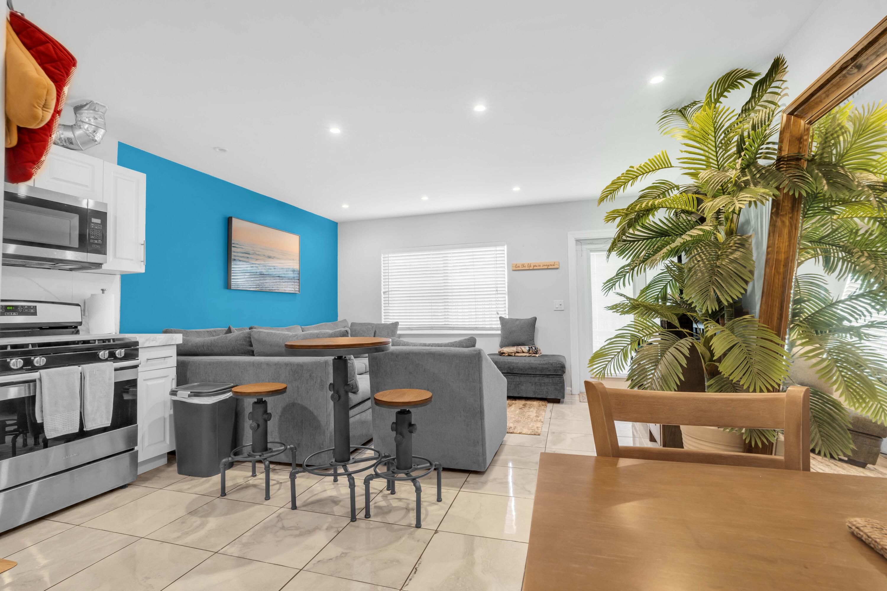 301 E Mcnab Road 103