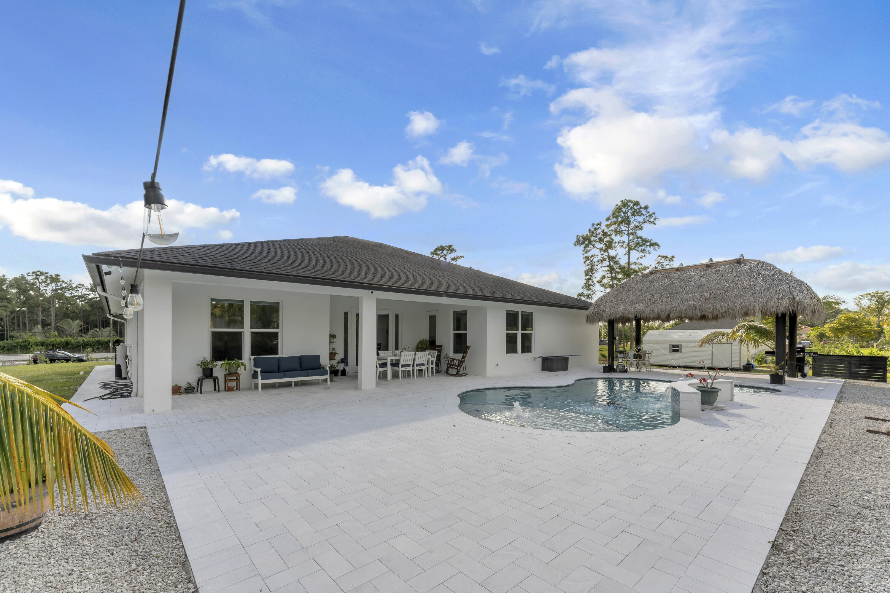 15435 Northlake Boulevard