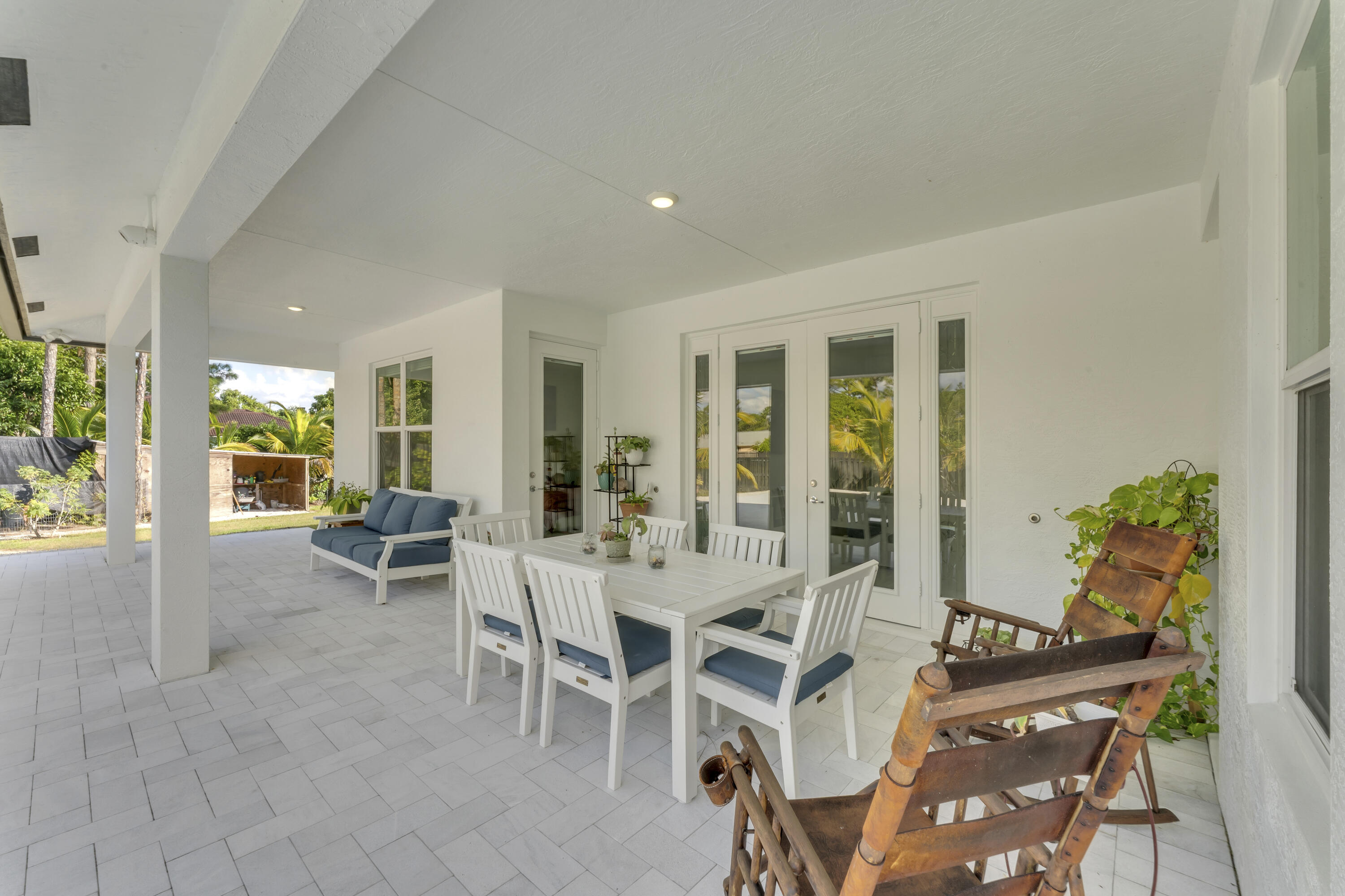 15435 Northlake Boulevard