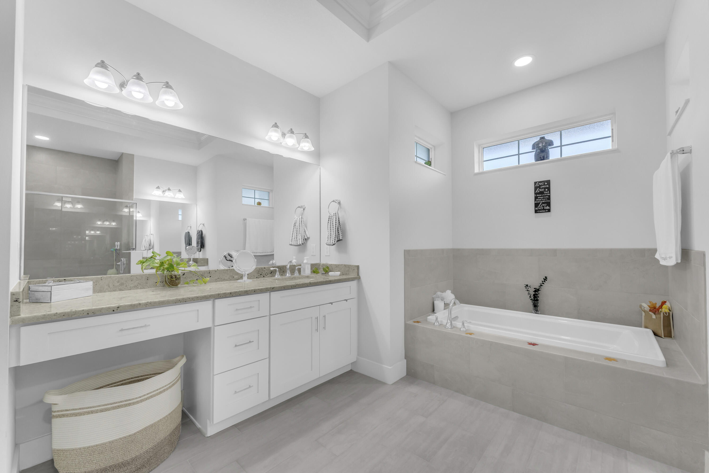 15435 Northlake Boulevard