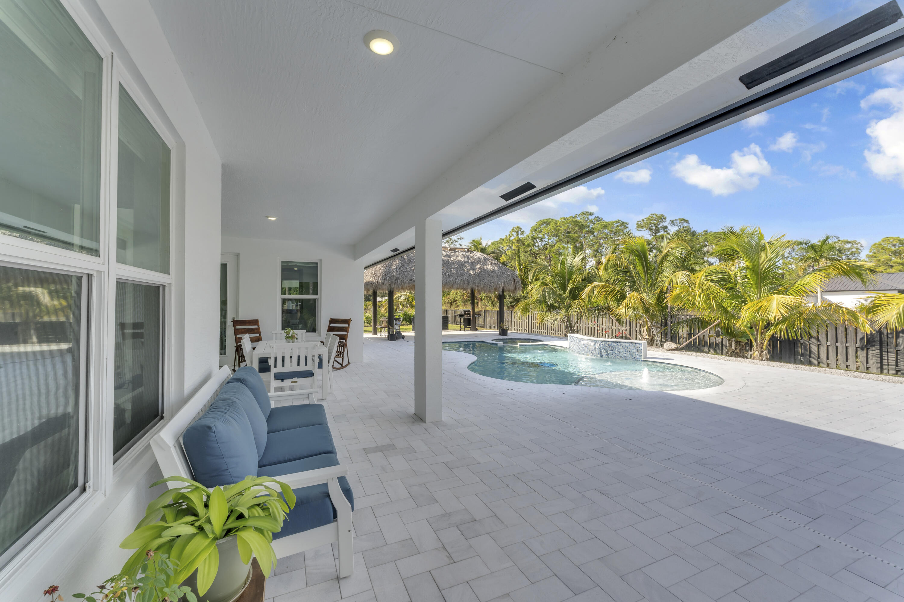 15435 Northlake Boulevard