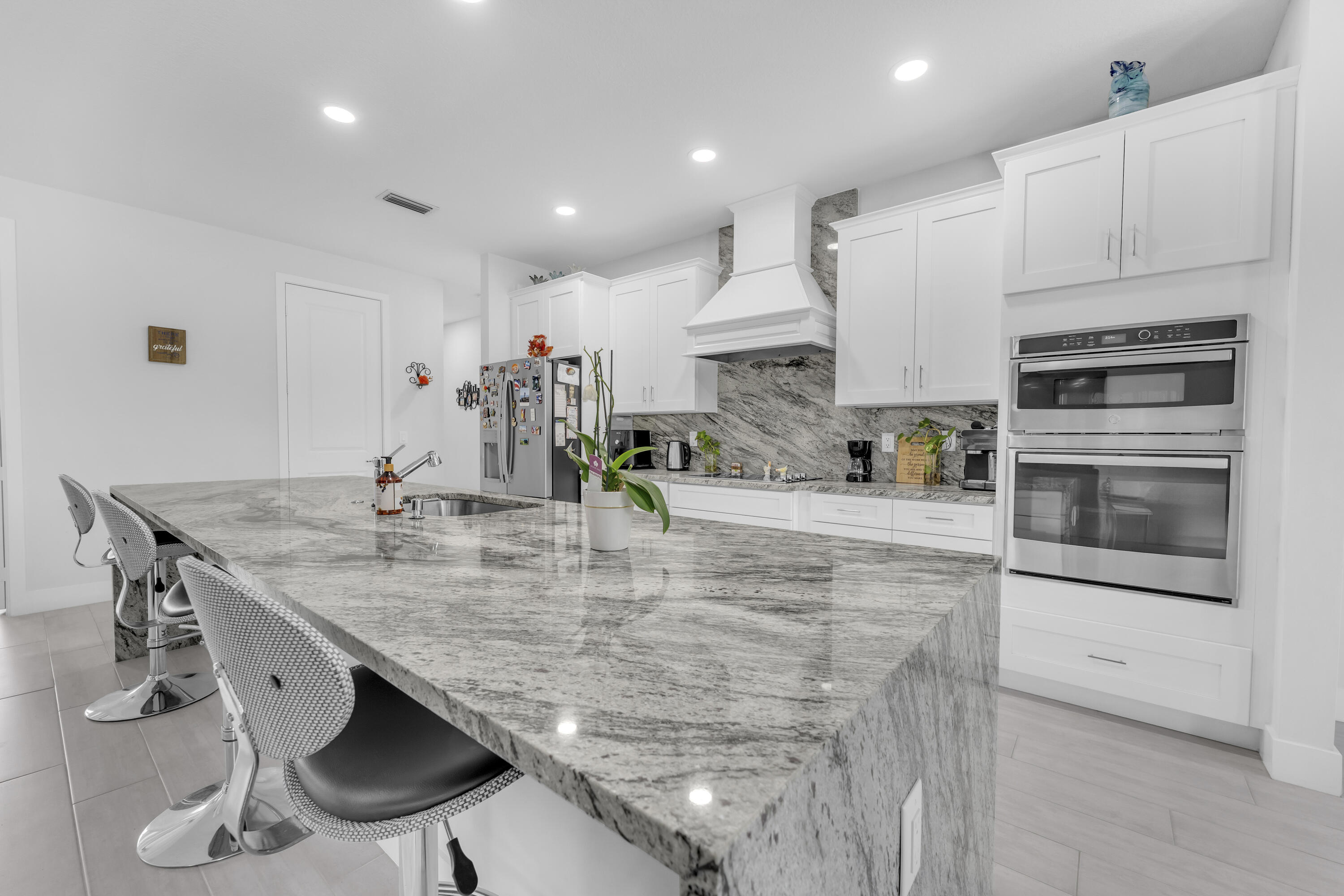 15435 Northlake Boulevard