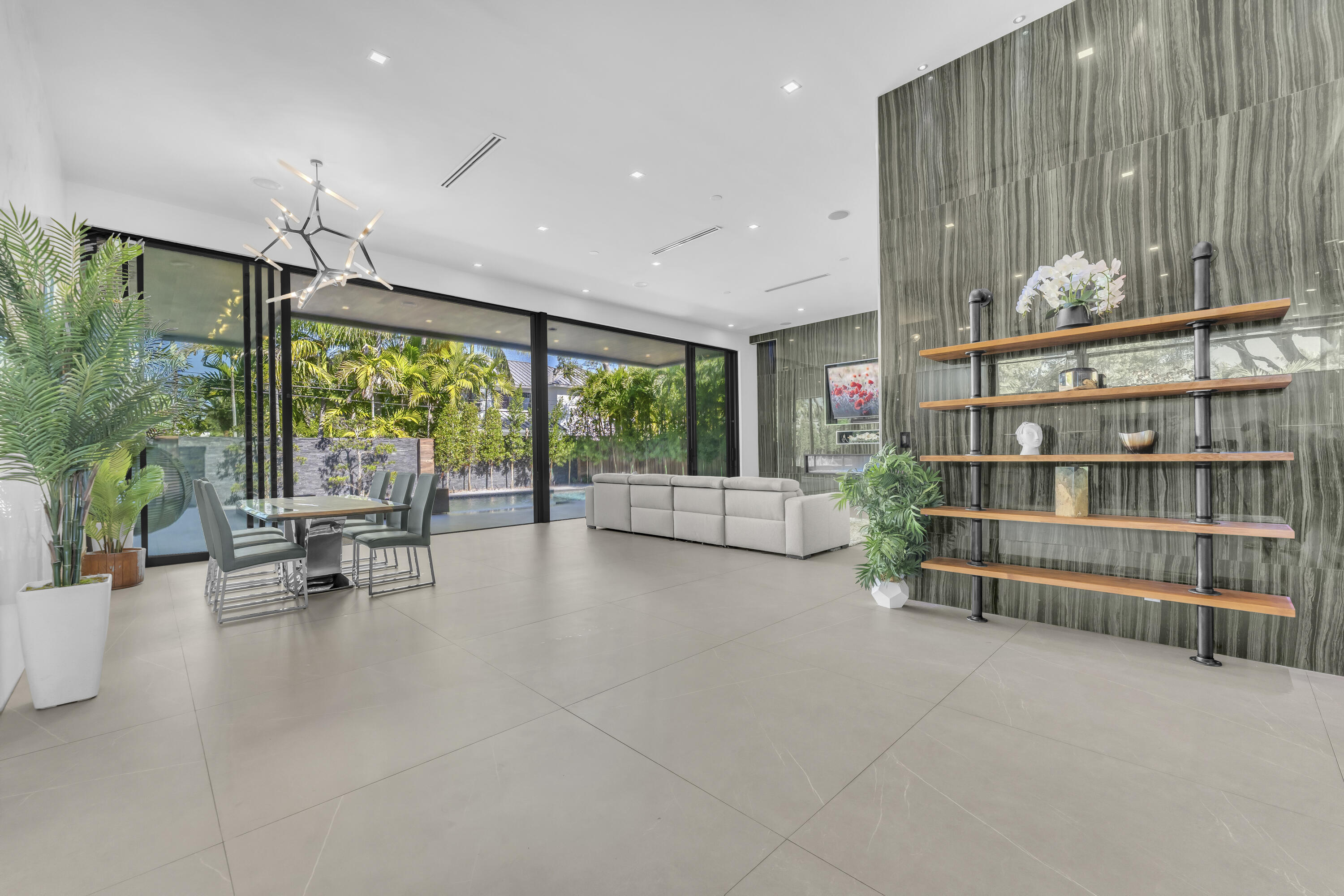 2401 NE 13th Street