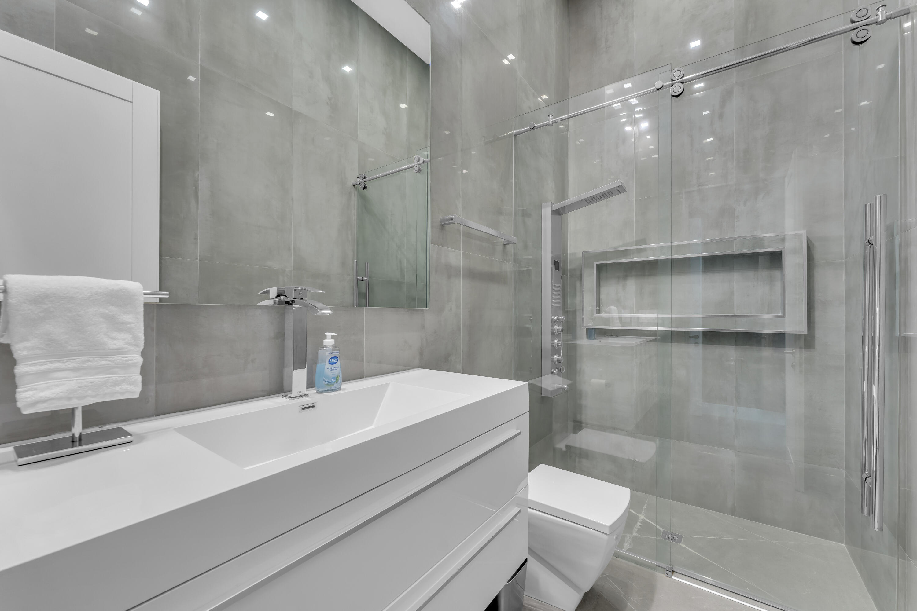 2401 NE 13th Street