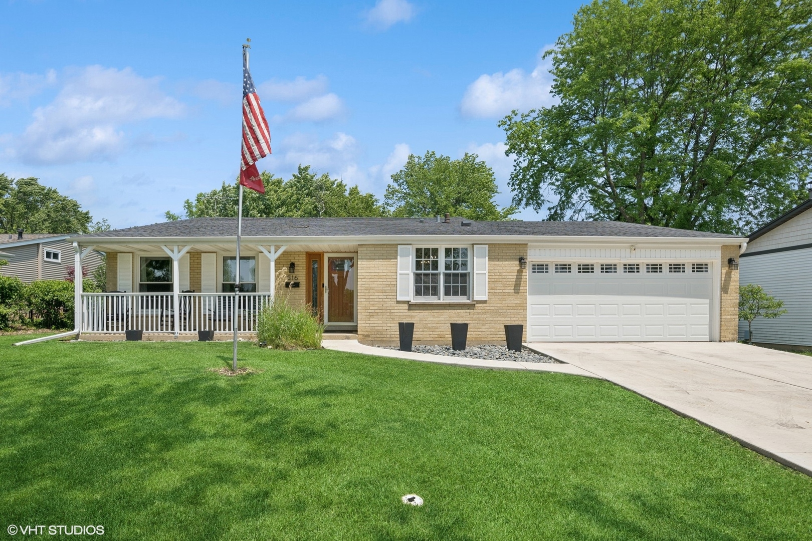 516 W Weathersfield Way