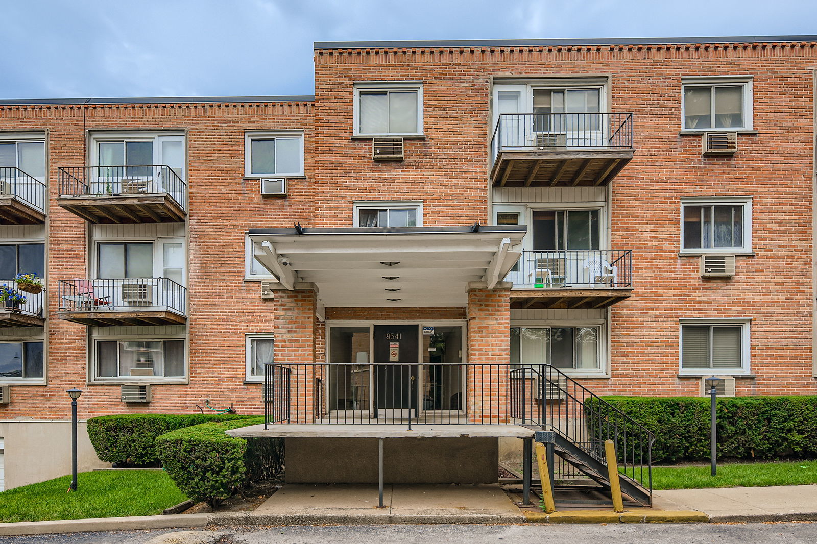 8541 Lotus Avenue Unit: 914