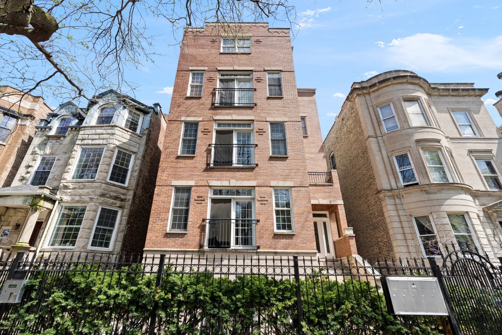 4627 N Kenmore Avenue Unit: 1E