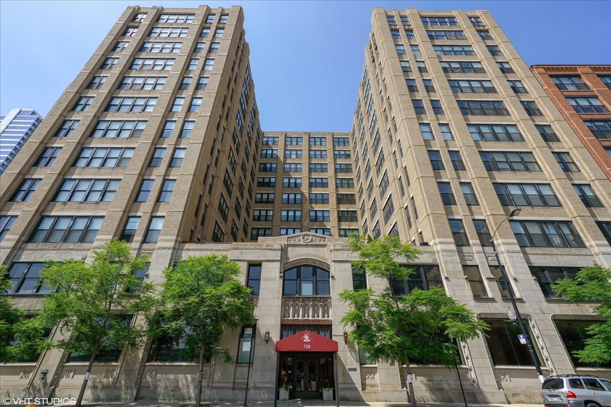 728 W Jackson Boulevard Unit: 317